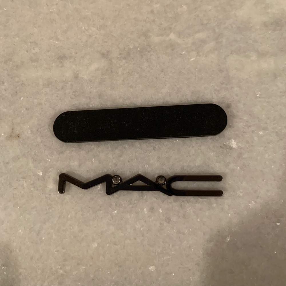MAC Employee Magnet